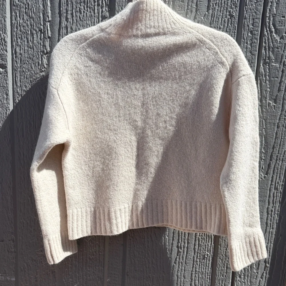 Everlane Cream Turtleneck Merino Wool Blend Sweater Size: M - Picture 7 of 9